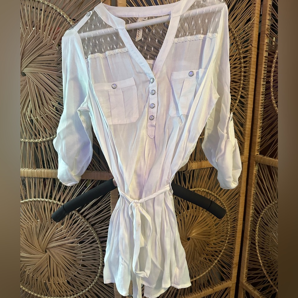 Women’s Lightweight White Tie-Waist V-Neck Tunic Top